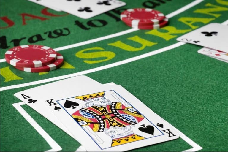Lucky Rooster Slots themed display on 7000 app for Bangladesh mobile users